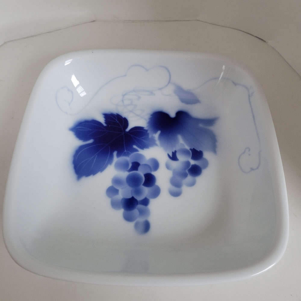FUKAGAWA- Square Dish Blue Winery